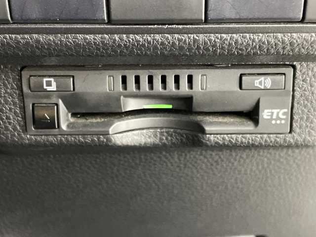 トヨタ カローラツーリング ハイブリッド ダブルバイビー 神奈川県 2021(令3)年 5.4万km ブラックマイカ/ホワイトパールクリスタルシャイン 2トーン ワンオーナー/純正ディスプレイオーディオ/（USB/BT/フルセグTV）/バックカメラ/ハーフレザーシート/前席シートヒーター/PCS/LTA/ACC/PKSB/RSA/LEDヘッドライト/オートライト/オートハイビーム/フォグランプ/電動パーキング/ブレーキオートホールド/前方ドライブレコーダー/プッシュスタート/スマートキー/純正17インチアルミホイール/新車時保証書/取扱説明書/スペアキー