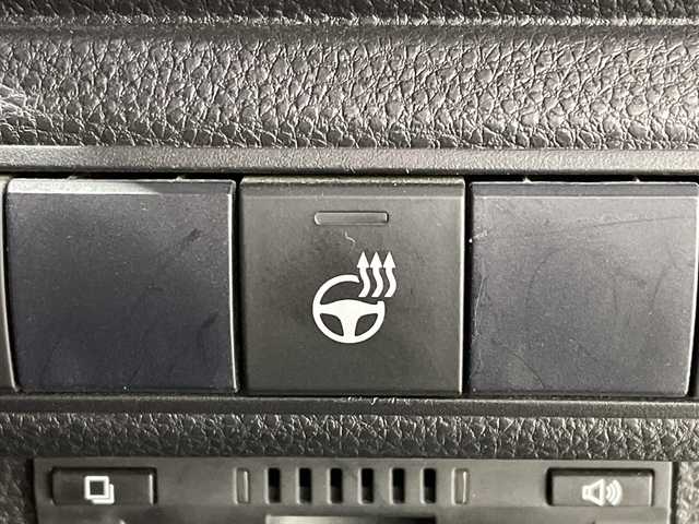 トヨタ カローラツーリング ハイブリッド ダブルバイビー 神奈川県 2021(令3)年 5.4万km ブラックマイカ/ホワイトパールクリスタルシャイン 2トーン ワンオーナー/純正ディスプレイオーディオ/（USB/BT/フルセグTV）/バックカメラ/ハーフレザーシート/前席シートヒーター/PCS/LTA/ACC/PKSB/RSA/LEDヘッドライト/オートライト/オートハイビーム/フォグランプ/電動パーキング/ブレーキオートホールド/前方ドライブレコーダー/プッシュスタート/スマートキー/純正17インチアルミホイール/新車時保証書/取扱説明書/スペアキー