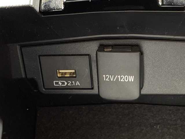 トヨタ カローラツーリング ハイブリッド ダブルバイビー 神奈川県 2021(令3)年 5.4万km ブラックマイカ/ホワイトパールクリスタルシャイン 2トーン ワンオーナー/純正ディスプレイオーディオ/（USB/BT/フルセグTV）/バックカメラ/ハーフレザーシート/前席シートヒーター/PCS/LTA/ACC/PKSB/RSA/LEDヘッドライト/オートライト/オートハイビーム/フォグランプ/電動パーキング/ブレーキオートホールド/前方ドライブレコーダー/プッシュスタート/スマートキー/純正17インチアルミホイール/新車時保証書/取扱説明書/スペアキー