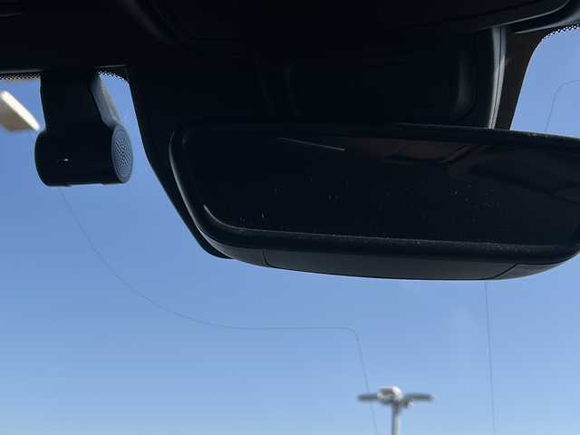 メルセデス・ベンツ ＳＬＣ２００ スポーツ 千葉県 2016(平28)年 5.7万km ブリリアントブルーM 純正ナビ/ワンセグテレビ/バックカメラ/Bluetooth/CD/DVD/USB/ビルトインETC/レダークルーズコントロール/ハーマンカードンサウンド/前方ドライブレコーダー/カーテシライト/オープンカー/ブラインドスポットアシスト/アクティブステアリング/アクティブブレーキ/ABS(アンチロック・ブレーキ・システム)/BAS(ブレーキアシストシステム)/アダクティブブレーキライト/ESP(エレクトロニック・スタビリティ・プログラム)/EBD(電子制御ブレーキングシステム)/盗難防止警報システム/シートヒーター/エアスカーフ/左右メモリー機能付きパワーシート/プッシュスタート/スマートキー/スペアキー１本/アンビエントライト/ステアリングスイッチ/純正アルミホイール/純正フロアマット/取扱説明書/保証書