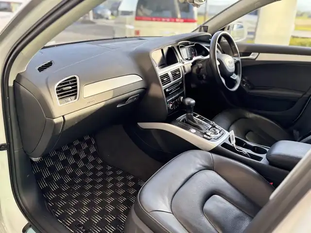 アウディ Ａ４ アバント 2．0 TFSI 京都府 2015(平27)年 3.7万km 白 アシスタンスパッケージ/・アダブティブクルーズコンロール/・サイドアシスト/・アクティブレーンアシスト/純正マルチHDDナビ、地デジ、Bluetooth/オートライト/前席パワーシート/バックカメラ/ステアリングスイッチ/ETC/純正17インチアルミホイール/保証書/取扱説明書