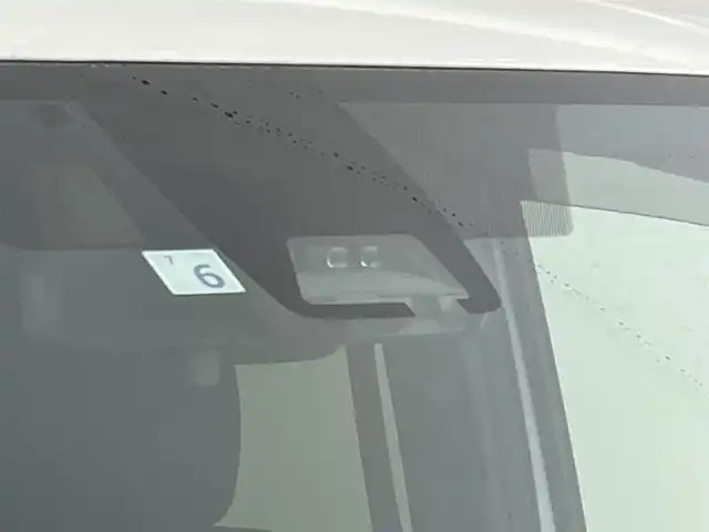 トヨタ ヴォクシー ZS 煌Ⅱ 群馬県 2020(令2)年 1.8万km ホワイトパールクリスタルシャイン フリップダウンモニター　純正９インチナビ　バックカメラ　両側パワースライドドア　クルーズコントロール　ＬＥＤライト　ＡＨＢ　純正１６インチＡＷ　ステアリングリモコン　ＥＴＣ　スマートキー　禁煙車