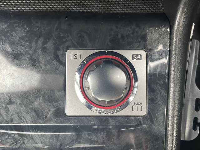 スバル エクシーガ 2．0GT 青森県 2008(平20)年 10.4万km サテンホワイトパール 4WD・ターボ/パノラミックガラスルーフ/クルーズコントロール/合皮コンビシート/運転席パワーシート/パドルシフト/HIDライト/フォグランプ/アンダーエアロ/純正17インチアルミ/スマートキー/プッシュスタート