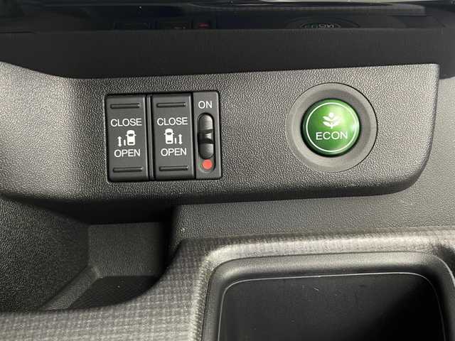 ホンダ ステップワゴン スパーダ ホンダセンシング 栃木県 2019(令1)年 4.6万km プラチナホワイトパール 10型純正ナビ/　　CD/DVD/Bluetooth/AM/FM/フルセグTV/バックカメラ/ビルトインETC/ホンダセンシング /・衝突軽減ブレーキ/・誤発信抑制機能/・歩行者低減ステアリング/・路外逸脱抑制機能/・アダプティブクルーズ/・LKAS/・先行車はお知らせ機能/・標識認識機能/11.6型純正フリップダウンモニター(VM-185EN)/両側パワースライドドア/純正ドライブレコーダー/純正16インチAW/純正フロアマット/オートライト/LEDヘッドライト/フォグランプ/パドルシフト/プッシュスタート/スマートキー
