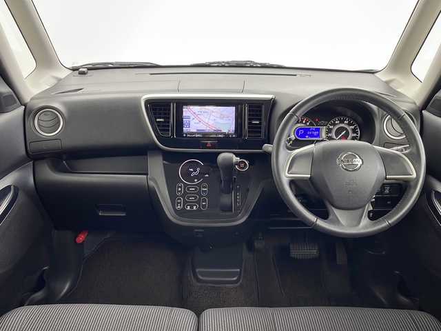 日産 デイズ ルークス ハイウェイスターX 千葉県 2017(平29)年 3.8万km ホワイトパール 禁煙車/先進安全装備/・インテリジェントエマージェンシーブレーキ/・踏み間違い衝突防止アシスト/・ハイビームアシスト/・アラウンドビューモニター/・衝突安全ボディ/・盗難防止システム/片側パワースライドドア/純正7インチナビ/CD/DVD/Bluetooth/ワンセグ/アラウンドビューモニター/LEDオートライト/純正14インチアルミホイール/オートエアコン/アイドリングストップ/プッシュスタート/スマートキー/取扱説明書