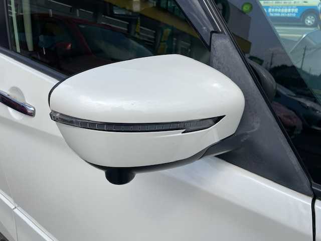 日産 セレナ ハイウェイスター 神奈川県 2017(平29)年 9.6万km ブリリアントホワイトパール 保証書/取扱説明書/純正ナビ/AM・FM・BT・CD・DVD・ブルーレイ・フルセグTV/プロパイロット/衝突軽減システム/電動サイドブレーキ/コーナーセンサー/全周囲モニター/LEDヘッドライト/オートライト/フォグランプ/ETC/WAC/純正16インチAW/サイドエアバッグ/カーテンエアバッグ