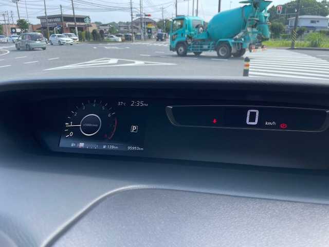 日産 セレナ ハイウェイスター 神奈川県 2017(平29)年 9.6万km ブリリアントホワイトパール 保証書/取扱説明書/純正ナビ/AM・FM・BT・CD・DVD・ブルーレイ・フルセグTV/プロパイロット/衝突軽減システム/電動サイドブレーキ/コーナーセンサー/全周囲モニター/LEDヘッドライト/オートライト/フォグランプ/ETC/WAC/純正16インチAW/サイドエアバッグ/カーテンエアバッグ