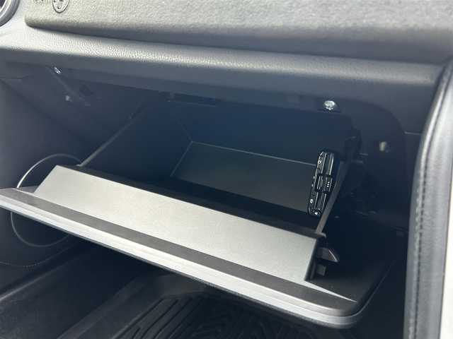 トヨタ ８６ GT リミテッド ブラックPKG 静岡県 2018(平30)年 1.4万km クリスタルホワイトパール 純正SDナビ（AM FM CD DVD Bluetooth）/純正ドライブレコーダー（前）/LEDオートヘッドライト/ハーフレザーシート/シートヒーター/クルーズコントロール/純正17インチアルミホイール/革巻きステアリング/ステアリングスイッチ/スマートキー＆プッシュスタート/フロントフォグランプ/MTモード/寒冷地仕様/純正フロアマット/取扱説明書/保証書/ビークルスタビリティコントロール（横滑り防止）/フルセグTV/バックモニター/ETC