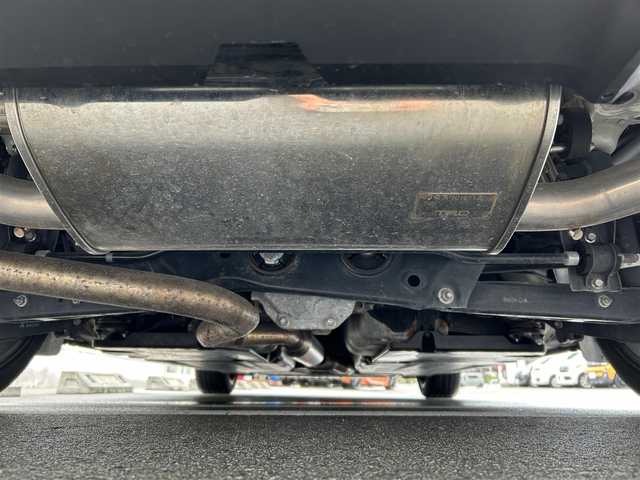 トヨタ ８６ GT リミテッド ブラックPKG 静岡県 2018(平30)年 1.4万km クリスタルホワイトパール 純正SDナビ（AM FM CD DVD Bluetooth）/純正ドライブレコーダー（前）/LEDオートヘッドライト/ハーフレザーシート/シートヒーター/クルーズコントロール/純正17インチアルミホイール/革巻きステアリング/ステアリングスイッチ/スマートキー＆プッシュスタート/フロントフォグランプ/MTモード/寒冷地仕様/純正フロアマット/取扱説明書/保証書/ビークルスタビリティコントロール（横滑り防止）/フルセグTV/バックモニター/ETC