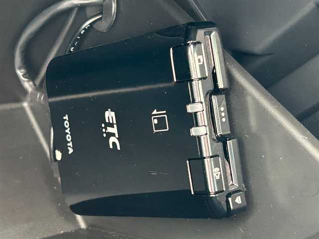 トヨタ ８６ GT リミテッド ブラックPKG 静岡県 2018(平30)年 1.4万km クリスタルホワイトパール 純正SDナビ（AM FM CD DVD Bluetooth）/純正ドライブレコーダー（前）/LEDオートヘッドライト/ハーフレザーシート/シートヒーター/クルーズコントロール/純正17インチアルミホイール/革巻きステアリング/ステアリングスイッチ/スマートキー＆プッシュスタート/フロントフォグランプ/MTモード/寒冷地仕様/純正フロアマット/取扱説明書/保証書/ビークルスタビリティコントロール（横滑り防止）/フルセグTV/バックモニター/ETC