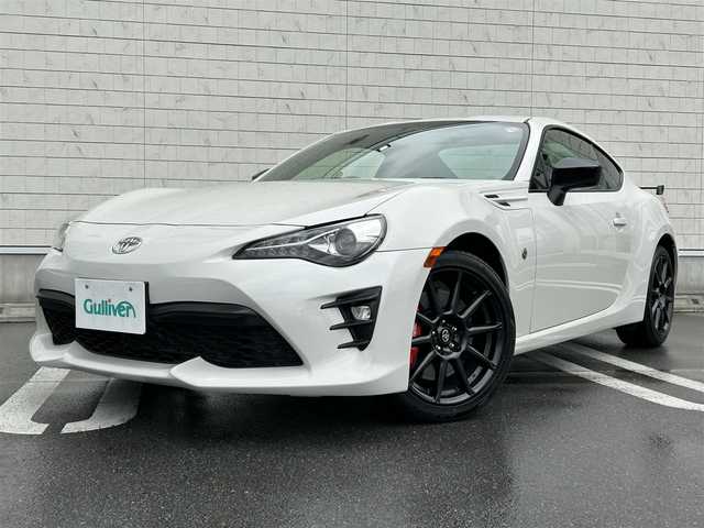 トヨタ ８６ GT リミテッド ブラックPKG 静岡県 2018(平30)年 1.4万km クリスタルホワイトパール 純正SDナビ（AM FM CD DVD Bluetooth）/純正ドライブレコーダー（前）/LEDオートヘッドライト/ハーフレザーシート/シートヒーター/クルーズコントロール/純正17インチアルミホイール/革巻きステアリング/ステアリングスイッチ/スマートキー＆プッシュスタート/フロントフォグランプ/MTモード/寒冷地仕様/純正フロアマット/取扱説明書/保証書/ビークルスタビリティコントロール（横滑り防止）/フルセグTV/バックモニター/ETC