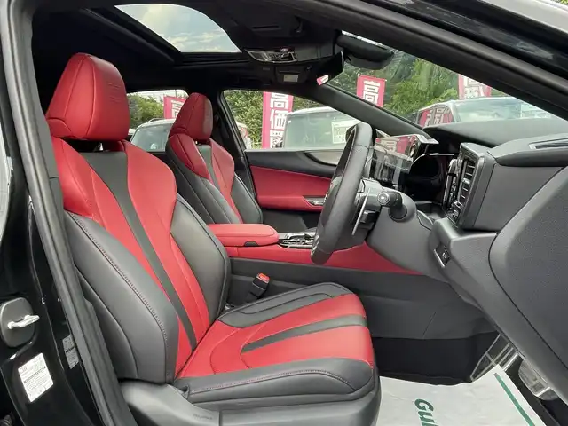 レクサス ＮＸ 350h Fスポーツ 埼玉県 2023(令5)年 0.9万km グラファイトブラックガラスフレーク ワンオーナー車/サンルーフ/赤革シート/前席エアシート＆シートヒーター＆パワーシート/純正ナビTV/パノラミックビューモニター/前後ドラレコ/ビルトインETC２．０/ヘッドアップディスプレイ/パワーバックドア/純正20インチアルミ/オレンジキャリパー/クリアランスソナー/パドルシフト/AC100V1500Wコンセント/プッシュスタート/保証書付整備手帳/取扱説明書