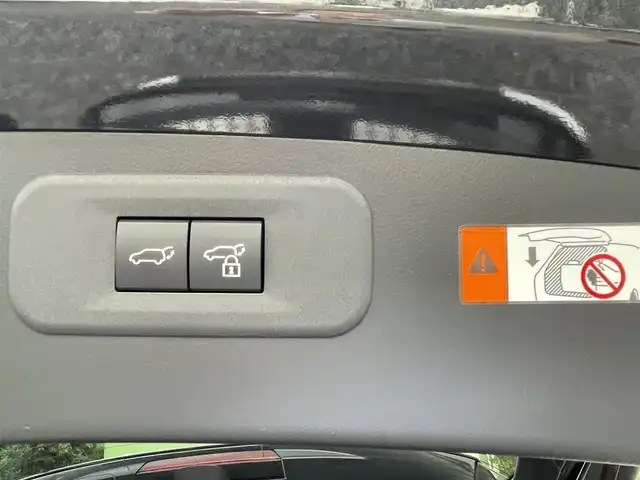 レクサス ＮＸ 350h Fスポーツ 埼玉県 2023(令5)年 0.9万km グラファイトブラックガラスフレーク ワンオーナー車/サンルーフ/赤革シート/前席エアシート＆シートヒーター＆パワーシート/純正ナビTV/パノラミックビューモニター/前後ドラレコ/ビルトインETC２．０/ヘッドアップディスプレイ/パワーバックドア/純正20インチアルミ/オレンジキャリパー/クリアランスソナー/パドルシフト/AC100V1500Wコンセント/プッシュスタート/保証書付整備手帳/取扱説明書
