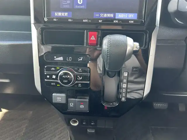 トヨタ ルーミー カスタムG 静岡県 2021(令3)年 3.8万km パールホワイトⅢ 純正8インチナビ/　（フルセグTV/Bluetooth/CD/DVD）/スマートアシスト/プリクラッシュセーフティ/レーンキープアシスト/横滑り防止装置/前後コーナーセンサー/レーダークルーズコントロール/全方位カメラ/バックカメラ/前席シートヒーター/両側パワースライドドア/プッシュスタート/スマートキー/前後ドライブレコーダー/ビルトインETC/純正フロアマット/純正14インチアルミホイール/LEDヘッドライト/取扱説明書