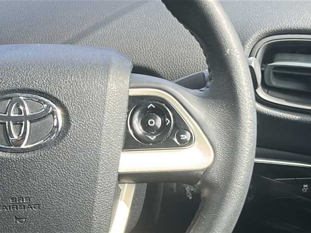 トヨタ プリウス S 沖縄県 2017(平29)年 4.8万km グレーメタリック 純正ナビ・TV・Bluetooth・CD・DVD/バックカメラ/ドライブレコーダー/オートライト/電動格納ミラー/ステアリングスイッチ/サイドバイザー/ウィンカードアミラー