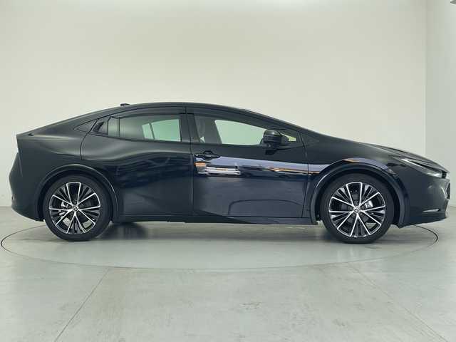 トヨタ プリウス Z 愛知県 2023(令5)年 1.1万km アティチュードブラックマイカ トヨタセーフティセンス/レーダークルーズコントロール/プリクラッシュセーフティ/金融時操舵支援/レーントレーシングアシスト/レーンディパーチャーアラート/アダプティブハイビームアシスト/ロードサインアシスト/プロアクティブドライビングアシスト/発進遅れ告知機能/ブラインドスポットアシスト/純正ナビ/フルセグTV/全方位カメラ/ETC/スマートキー/プッシュスタート/LEdヘッドライト/純正アルミホイール/ドライブレコーダー/黒革シート/シートヒーター/シートベンチレーション/パワーシート/ステアリングヒーター/パワーバックドア/コーナーセンサー/ワイヤレスチャージ