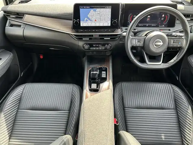 日産 オーラ G レザーエディション 愛媛県 2022(令4)年 4万km ピュアホワイトパール 登録時走行距離：39471km/BOSEスピーカー/メーカーOP純正ナビ/AM/FM/BT/フルセグTV//AppleCarPlay/AndroidAuto/HDMI/USB/ETC2.0/全方位カメラ/前方ドラレコ/追従クルコン/衝突軽減システム/LEDヘッドライト/オートライト/オートハイビーム/エンジンスタートボタン/スマートキー/純正アルミホイール/純正フロアマット/前後コーナーセンサー