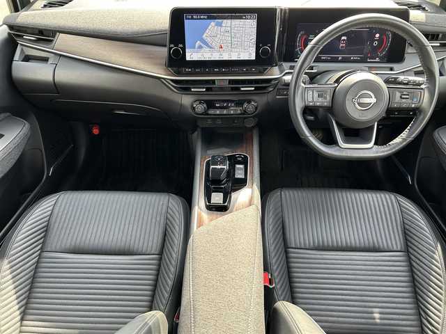 日産 オーラ G レザーエディション 愛媛県 2022(令4)年 4万km ピュアホワイトパール 登録時走行距離：39471km/BOSEスピーカー/メーカーOP純正ナビ/AM/FM/BT/フルセグTV//AppleCarPlay/AndroidAuto/HDMI/USB/ETC2.0/全方位カメラ/前方ドラレコ/追従クルコン/衝突軽減システム/LEDヘッドライト/オートライト/オートハイビーム/エンジンスタートボタン/スマートキー/純正アルミホイール/純正フロアマット/前後コーナーセンサー