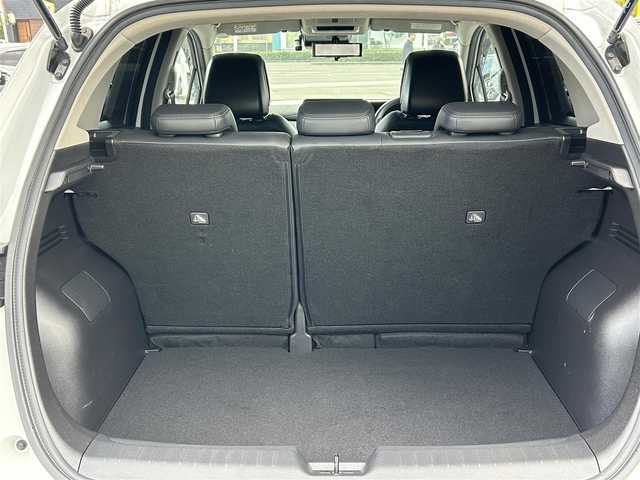 日産 オーラ G レザーエディション 愛媛県 2022(令4)年 4万km ピュアホワイトパール 登録時走行距離：39471km/BOSEスピーカー/メーカーOP純正ナビ/AM/FM/BT/フルセグTV//AppleCarPlay/AndroidAuto/HDMI/USB/ETC2.0/全方位カメラ/前方ドラレコ/追従クルコン/衝突軽減システム/LEDヘッドライト/オートライト/オートハイビーム/エンジンスタートボタン/スマートキー/純正アルミホイール/純正フロアマット/前後コーナーセンサー