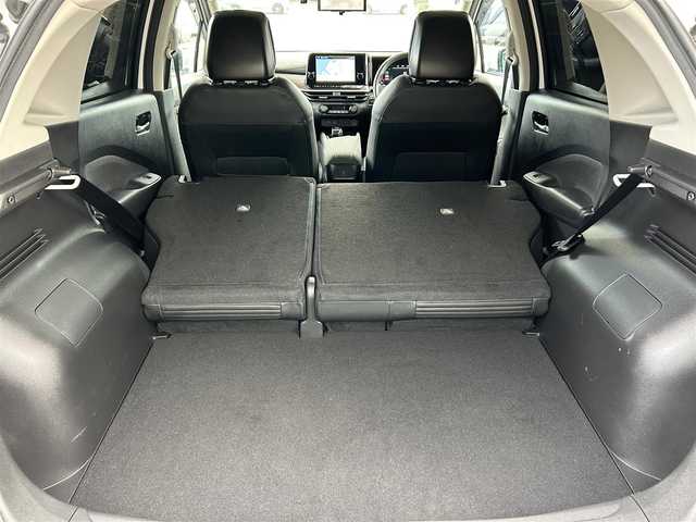 日産 オーラ G レザーエディション 愛媛県 2022(令4)年 4万km ピュアホワイトパール 登録時走行距離：39471km/BOSEスピーカー/メーカーOP純正ナビ/AM/FM/BT/フルセグTV//AppleCarPlay/AndroidAuto/HDMI/USB/ETC2.0/全方位カメラ/前方ドラレコ/追従クルコン/衝突軽減システム/LEDヘッドライト/オートライト/オートハイビーム/エンジンスタートボタン/スマートキー/純正アルミホイール/純正フロアマット/前後コーナーセンサー