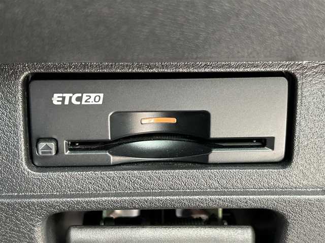 日産 オーラ G レザーエディション 愛媛県 2022(令4)年 4万km ピュアホワイトパール 登録時走行距離：39471km/BOSEスピーカー/メーカーOP純正ナビ/AM/FM/BT/フルセグTV//AppleCarPlay/AndroidAuto/HDMI/USB/ETC2.0/全方位カメラ/前方ドラレコ/追従クルコン/衝突軽減システム/LEDヘッドライト/オートライト/オートハイビーム/エンジンスタートボタン/スマートキー/純正アルミホイール/純正フロアマット/前後コーナーセンサー