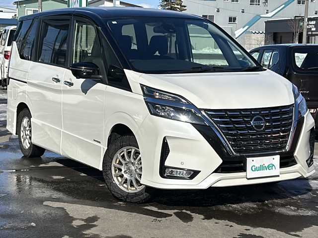 日産 セレナ ハイウェイスター V 道央・札幌 2020(令2)年 4.4万km ブリリアントホワイトパール 2トーン 4WD/純正メモリナビ/（BT/CD/DVD/フルセグ）/ETC/純正エンジンスターター/両側パワースライドドア/AWサマータイヤ積載（2022年）/前後ドライブレコーダー/クルーズコントロール/ウォークスルー/3列シート/電動格納ミラー/LEDヘッドライト/オートライト/オートマチックハイビーム/純正フロアマット/保証書/取扱説明書/記録簿