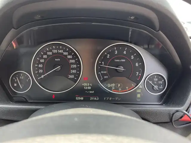 ＢＭＷ ３２０ｉ スポーツ 滋賀県 2013(平25)年 5.3万km ミネラルホワイト 禁煙車/純正ナビ/（CD/DVD/BT/AUX/FM/AM）/バックカメラ/ミラー一体型ETC/前席パワーシート/クルーズコントロール/クリアランスソナー/プッシュスタート/スマートキー/純正17インチAW