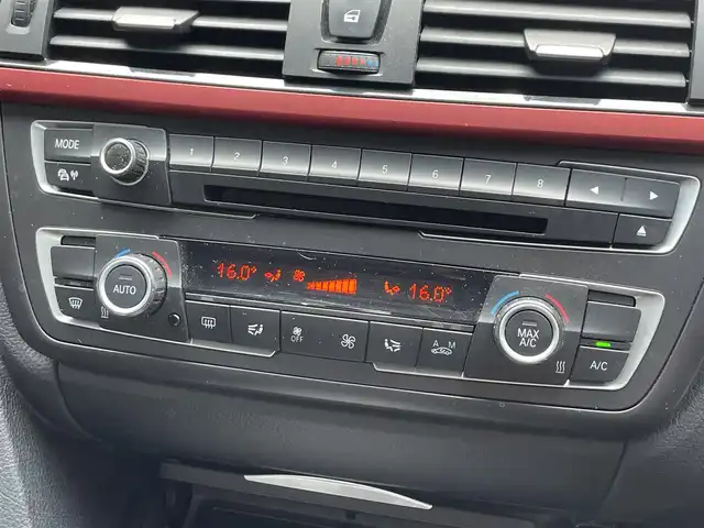 ＢＭＷ ３２０ｉ スポーツ 滋賀県 2013(平25)年 5.3万km ミネラルホワイト 禁煙車/純正ナビ/（CD/DVD/BT/AUX/FM/AM）/バックカメラ/ミラー一体型ETC/前席パワーシート/クルーズコントロール/クリアランスソナー/プッシュスタート/スマートキー/純正17インチAW