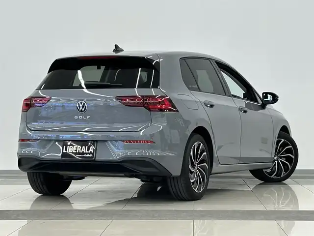 フォルクスワーゲン ＶＷ ゴルフ 岡山県 2024(令6)年 2.1万km グレー 純正メモリーナビ/Bカメラ/Apple Car Play/Android　auto/HUD/シートH/ステアリングH/ACC/BSM/フロントA/レーンチェンジA/ドライバー疲労検知システム/LEDライト/Aライト/AHB/Pシフト/ワイヤレス充電/アンビエントライト/ETC2.0/前後ドラレコ/社外レーダー