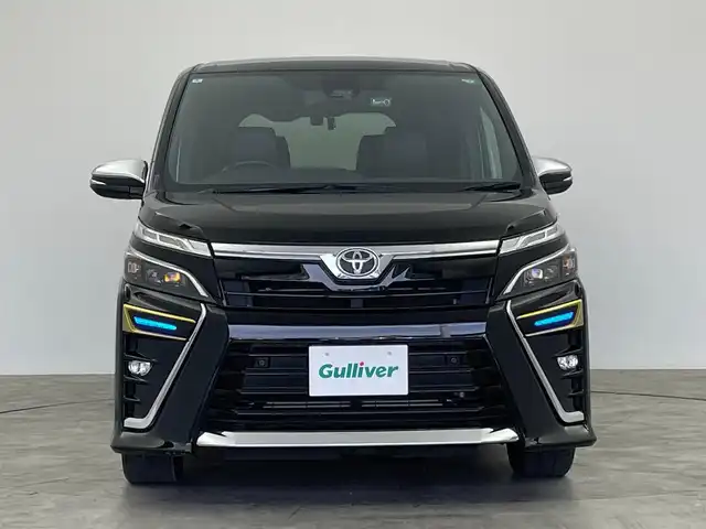 トヨタ ヴォクシー ZS 煌Ⅲ 群馬県 2020(令2)年 5.4万km ブラック 純正９インチナビ　バックカメラ　クルーズコントロール　両側パワースライドドア　ＬＥＤライト　ＡＨＢ　ハーフレザーシート　純正１６インチＡＷ　ステアリングリモコン　クリアランスソナー　ドラレコ　ＥＴＣ