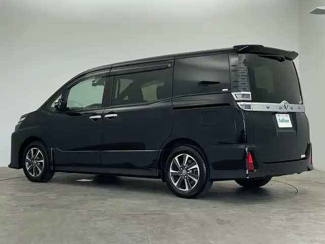 トヨタ ヴォクシー ZS 煌Ⅲ 群馬県 2020(令2)年 5.4万km ブラック 純正９インチナビ　バックカメラ　クルーズコントロール　両側パワースライドドア　ＬＥＤライト　ＡＨＢ　ハーフレザーシート　純正１６インチＡＷ　ステアリングリモコン　クリアランスソナー　ドラレコ　ＥＴＣ