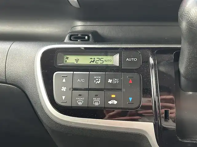 ホンダ Ｎ ＢＯＸ G Lパッケージ 愛知県 2016(平28)年 16.3万km プレミアムホワイトパールⅡ ワンオーナー/ディスプレイオーディオ/ワンセグ/バックカメラ/ビルトインETC/両側パワスラ/スマートキー２/オートライト/キセノン/取説/保証書