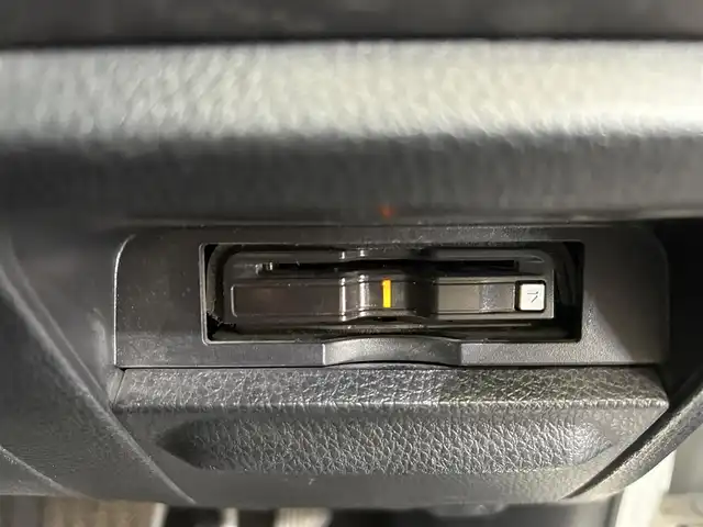 トヨタ エスクァイア Gi プレミアムパッケージ ブラックテーラード 愛媛県 2020(令2)年 4.7万km ホワイトパールクリスタルシャイン ・トヨタセーフティセンス　/・レーンキープ　/・社外カロッツェリアナビ　/・フルセグ/CD/DVD/BT　/・バックカメラ　/・社外フリップダウンモニター　/・両側パワースライドドア　/・シートヒーター　/・ドライブレコーダー　/・プッシュスタート　/・スマートキー　/・スペアキー