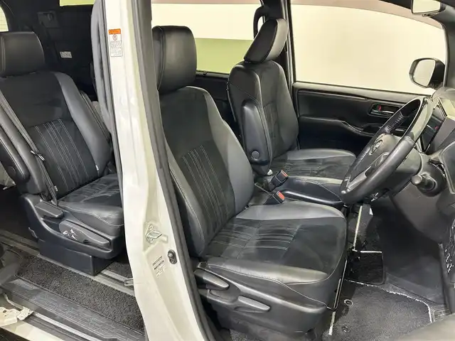 トヨタ エスクァイア Gi プレミアムパッケージ ブラックテーラード 愛媛県 2020(令2)年 4.7万km ホワイトパールクリスタルシャイン ・トヨタセーフティセンス　/・レーンキープ　/・社外カロッツェリアナビ　/・フルセグ/CD/DVD/BT　/・バックカメラ　/・社外フリップダウンモニター　/・両側パワースライドドア　/・シートヒーター　/・ドライブレコーダー　/・プッシュスタート　/・スマートキー　/・スペアキー