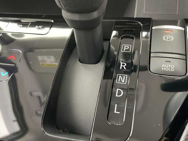 日産 ルークス ハイウェイスター X 千葉県 2020(令2)年 2.5万km フローズンバニラパール 禁煙車/純正ナビ/・CD/DVD/Bluetooth/・全方位カメラ/・デジタルインナーミラー/両側パワースライドドア/プロパイロット/・衝突被害軽減ブレーキ/・レーダークルーズコントロール/・レーンキープアシスト/・車線逸脱警報/・コーナーセンサー/リア席送風機/ステアリングリモコン/ETC/スマートキー/取説・保証書