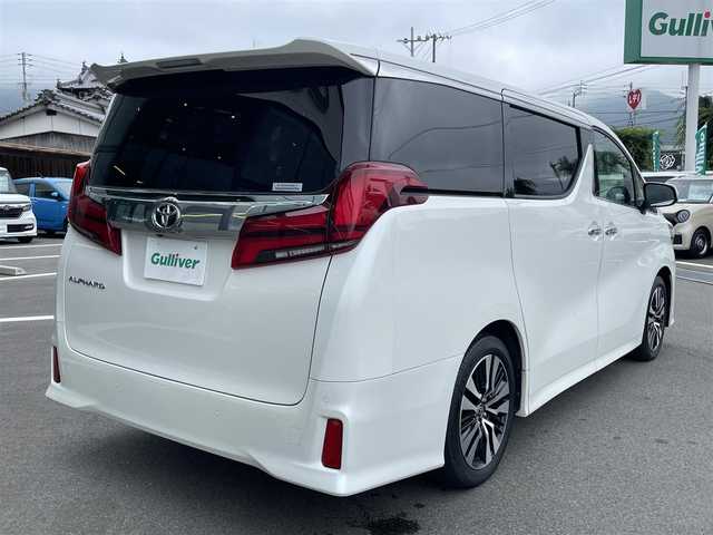 トヨタ アルファード S Cパッケージ 愛媛県 2022(令4)年 2.8万km ホワイトパールクリスタルシャイン Wサンルーフ/プリクラッシュセーフティ/レーダークルーズコントロール/レーントレーシングアシスト/クリアランスソナー /ブラインドスポットモニター/純正8インチディスプレイオーディオ/デジタルインナーミラー/バックカメラ/黒レザーシート/前席シートヒーター/ベンチレーション/前席パワーシート/パワーバックドア/三眼LEDヘッドライト/ウッドコンビステアリング/ステアリングヒーター/ステアリングスイッチ/フロアマット/AC100Vコンセント/ETC