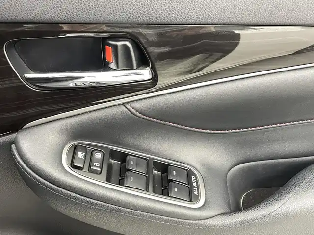 トヨタ クラウン アスリート S-T 熊本県 2015(平27)年 7.3万km ホワイトパールクリスタルシャイン ワンオーナー　/サンルーフ　/純正ナビ（ＤＶＤ・フルセグ・ＢＴ・ＳＤ）/バックカメラ　/ビルトインＥＴＣ　/レーダークルーズコントロール/後ろのみコーナーセンサー　/モデリスタフルエアロ　/前席シートヒーター　/前席エアーシート　/前席パワーシート/純正フロアマット/横滑り防止/オートライト/LEDヘッドライト/フォグライト/スマートキー/プッシュスタート/スペアキー1本/保証書/取扱説明書