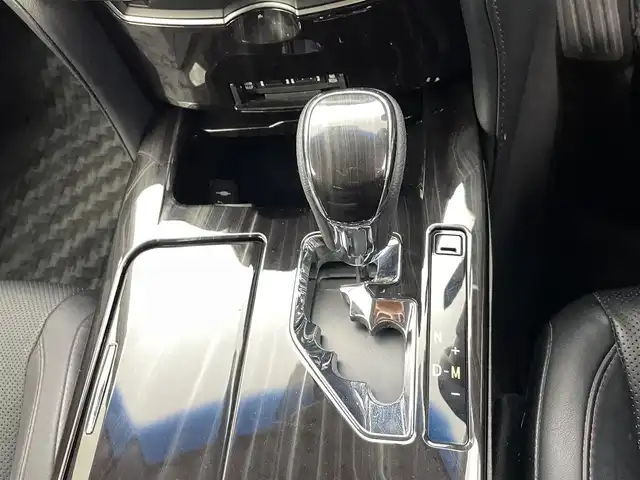 トヨタ クラウン アスリート S-T 熊本県 2015(平27)年 7.3万km ホワイトパールクリスタルシャイン ワンオーナー　/サンルーフ　/純正ナビ（ＤＶＤ・フルセグ・ＢＴ・ＳＤ）/バックカメラ　/ビルトインＥＴＣ　/レーダークルーズコントロール/後ろのみコーナーセンサー　/モデリスタフルエアロ　/前席シートヒーター　/前席エアーシート　/前席パワーシート/純正フロアマット/横滑り防止/オートライト/LEDヘッドライト/フォグライト/スマートキー/プッシュスタート/スペアキー1本/保証書/取扱説明書