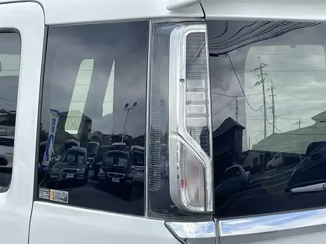 スズキ スペーシア カスタム HYBRID GS 佐賀県 2019(平31)年 10.8万km ピュアホワイトP （株)IDOMが運営する【じしゃロン佐賀店】の自社ローン専用車両になります。/こちらは現金またはオートローンご利用時の価格です。自社ローンご希望の方は別途その旨お申付け下さい/純正7インチナビ/(CD/DVD/Bluetooth/フルセグTV)/片側パワースライドドア/アイドリングストップ/ステアリングリモコン/シートヒーター(運転席)/ベンチシート/14インチアルミホイール/社外ETC/スマートキー/スペアキー1本