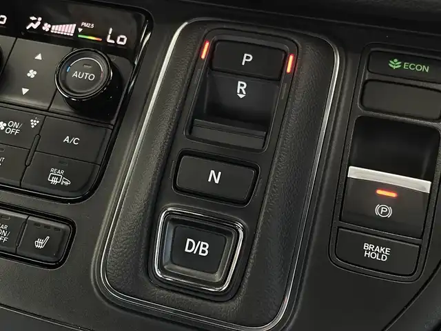 ホンダ ステップワゴン スパーダ eHEV プレミアムライン 福岡県 2022(令4)年 0.8万km プラチナホワイトパール 純正11型SDナビ(フルセグTV/CD/DVD/BT)全方位モニターホンダセンシングコーナーセンサーレーダークルコン両側パワスラETCシートヒーターオットマンUSBポート純正LEDヘッドライト純正フロアマット純正アルミホイール17インチスマートキープッシュスタート