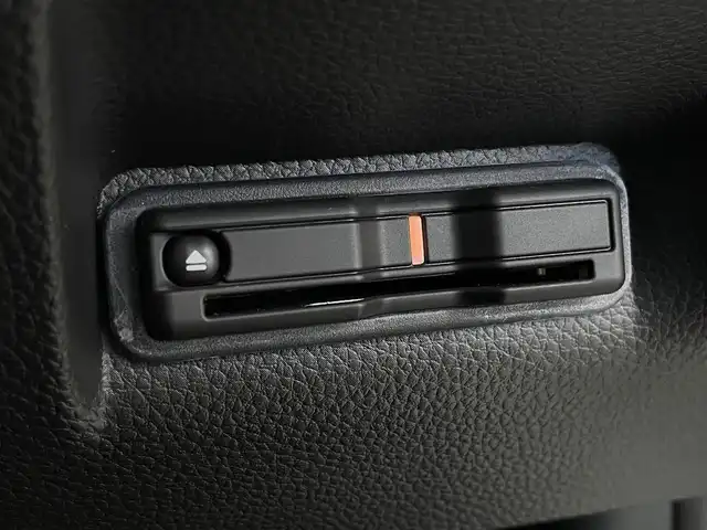 ホンダ ステップワゴン スパーダ eHEV プレミアムライン 福岡県 2022(令4)年 0.8万km プラチナホワイトパール 純正11型SDナビ(フルセグTV/CD/DVD/BT)全方位モニターホンダセンシングコーナーセンサーレーダークルコン両側パワスラETCシートヒーターオットマンUSBポート純正LEDヘッドライト純正フロアマット純正アルミホイール17インチスマートキープッシュスタート