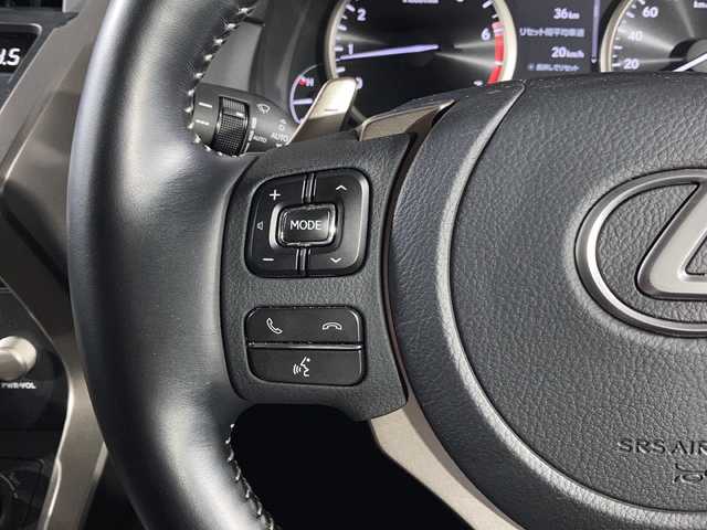 レクサス ＮＸ 300 スパイス&シック 沖縄県 2020(令2)年 1.3万km グラファイトブラックガラスフレーク 禁煙車　/純正ナビ　/ＣＤ　ＤＶＤ　Ｂｌｕｅｔｏｏｔｈ　フルセグ　/マルチビューカメラ　/サンルーフ　/黒革シート/パワーバックドア　/パドルシフト　/シートベンチレーション　/ブラインドスポットモニター/ヘッドアップディスプレイ/レーダークルーズコントロール/ステアリングスイッチ/パドルシフト/パワーシート