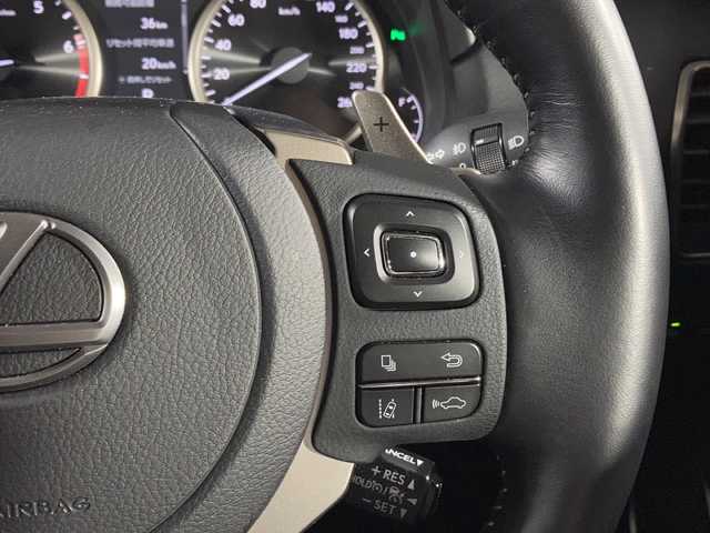 レクサス ＮＸ 300 スパイス&シック 沖縄県 2020(令2)年 1.3万km グラファイトブラックガラスフレーク 禁煙車　/純正ナビ　/ＣＤ　ＤＶＤ　Ｂｌｕｅｔｏｏｔｈ　フルセグ　/マルチビューカメラ　/サンルーフ　/黒革シート/パワーバックドア　/パドルシフト　/シートベンチレーション　/ブラインドスポットモニター/ヘッドアップディスプレイ/レーダークルーズコントロール/ステアリングスイッチ/パドルシフト/パワーシート