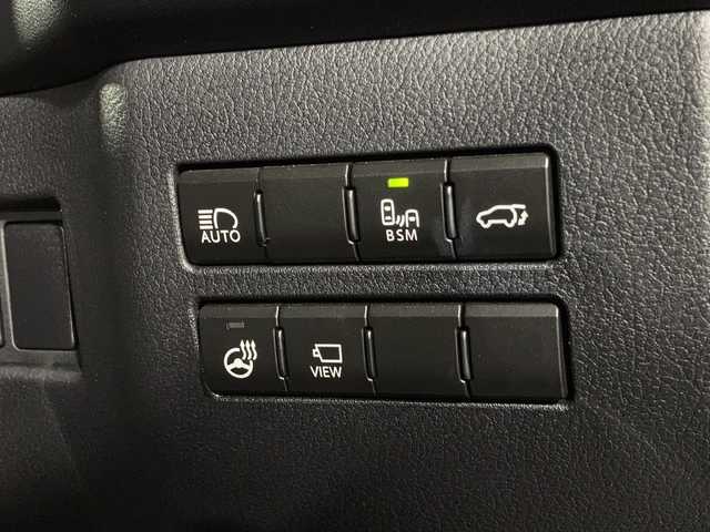 レクサス ＮＸ 300 スパイス&シック 沖縄県 2020(令2)年 1.3万km グラファイトブラックガラスフレーク 禁煙車　/純正ナビ　/ＣＤ　ＤＶＤ　Ｂｌｕｅｔｏｏｔｈ　フルセグ　/マルチビューカメラ　/サンルーフ　/黒革シート/パワーバックドア　/パドルシフト　/シートベンチレーション　/ブラインドスポットモニター/ヘッドアップディスプレイ/レーダークルーズコントロール/ステアリングスイッチ/パドルシフト/パワーシート