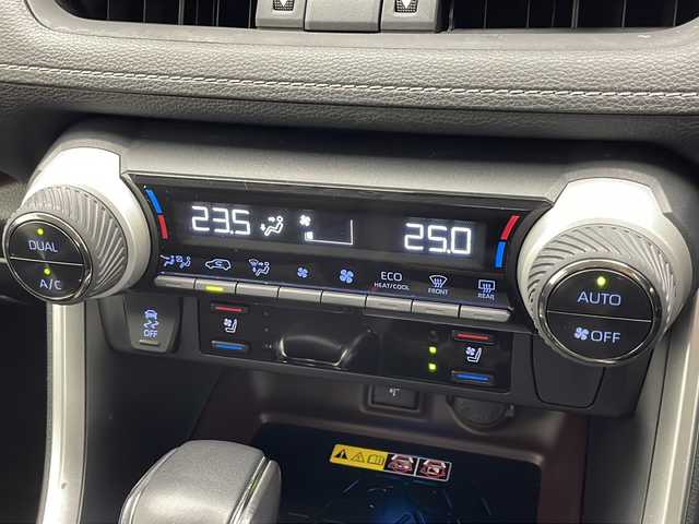 トヨタ ＲＡＶ４ G Zパッケージ 千葉県 2022(令4)年 2.3万km アティチュードブラックマイカ 衝突軽減ブレーキ/レーンキープアシスト/レーダークルーズコントロール/前後コーナーセンサー/全方位カメラ/ブラインドスポットモニター/オートライトハイビーム/LEDヘッドライト/電動リアゲート/ステアリングヒーター/シートヒーター/エアシート/レザーシート/パワーシート/シートメモリ/純正ディスプレイオーディオ/BT/FM/AM/Miracast/ステアリングスイッチ/純正ビルトインETC/純正アルミホイール/純正フロアマット/純正ドアバイザー/スペアキー/スマートキー
