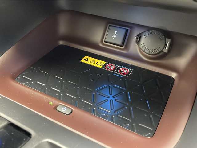 トヨタ ＲＡＶ４ G Zパッケージ 千葉県 2022(令4)年 2.3万km アティチュードブラックマイカ 衝突軽減ブレーキ/レーンキープアシスト/レーダークルーズコントロール/前後コーナーセンサー/全方位カメラ/ブラインドスポットモニター/オートライトハイビーム/LEDヘッドライト/電動リアゲート/ステアリングヒーター/シートヒーター/エアシート/レザーシート/パワーシート/シートメモリ/純正ディスプレイオーディオ/BT/FM/AM/Miracast/ステアリングスイッチ/純正ビルトインETC/純正アルミホイール/純正フロアマット/純正ドアバイザー/スペアキー/スマートキー