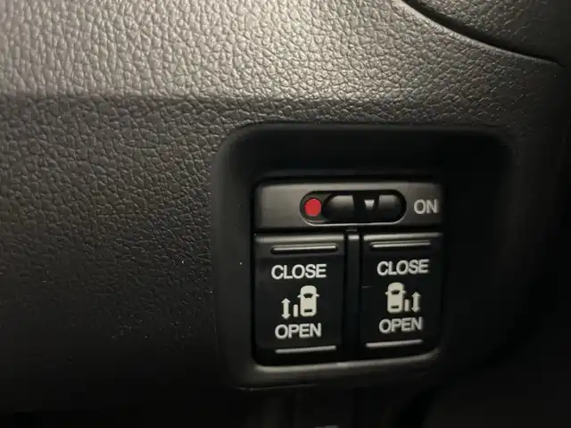 ホンダ Ｎ ＢＯＸ カスタム G ターボSSパッケージ 愛知県 2016(平28)年 5.9万km クリスタルブラックパール 禁煙車/純正8インチGathersナビ/（CD/DVD/Bluetooth/フルセグTV/AppleCarplay/SD）/バックカメラ/クルーズコントロール/シティブレーキシステム/横滑り防止装置/前後ドライブレコーダー/ETC/ハーフレザーシート/D席+N席シートヒーター/フルフラットシート/チップアップシート/ベンチシート/両側パワースライドドア/純正15インチアルミホイール/プッシュスタート/LEDヘッドライト/オートライト/フォグランプ/純正フロアマット/スペアキー