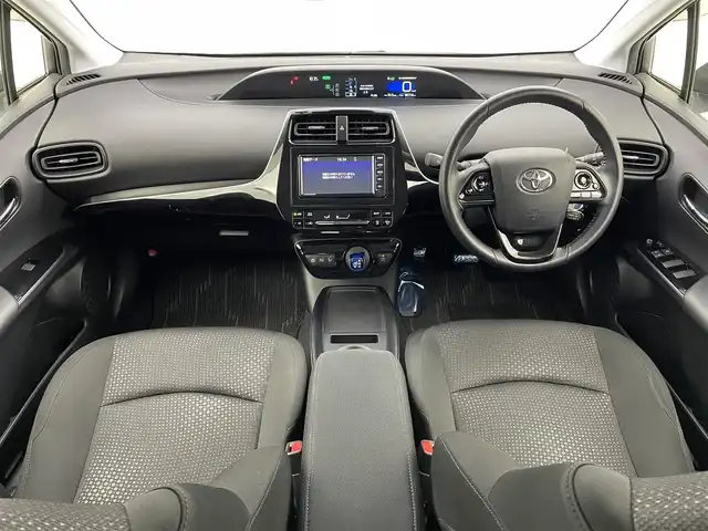 トヨタ プリウス S 宮城県 2019(令1)年 8.1万km シルバーM 純正ナビ　/バックモニター　/ＥＴＣ　/ドライブレコーダー　/アダプティブクルーズコントロール　/ウィンドシールドデアイサー /プリクラッシュセーフティ /レーンディパーチャーアラート /オートハイビーム /LEDヘッドランプ/オートライト/ワンセグTV/Bluetoothオーディオ/スマートキー/禁煙車