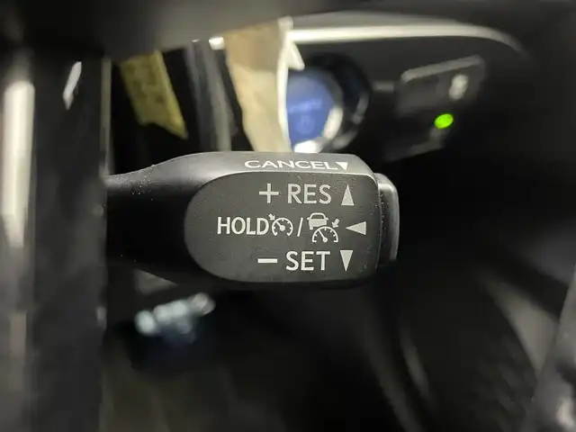 トヨタ プリウス S 宮城県 2019(令1)年 8.1万km シルバーM 純正ナビ　/バックモニター　/ＥＴＣ　/ドライブレコーダー　/アダプティブクルーズコントロール　/ウィンドシールドデアイサー /プリクラッシュセーフティ /レーンディパーチャーアラート /オートハイビーム /LEDヘッドランプ/オートライト/ワンセグTV/Bluetoothオーディオ/スマートキー/禁煙車