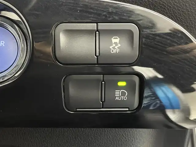 トヨタ プリウス S 宮城県 2019(令1)年 8.1万km シルバーM 純正ナビ　/バックモニター　/ＥＴＣ　/ドライブレコーダー　/アダプティブクルーズコントロール　/ウィンドシールドデアイサー /プリクラッシュセーフティ /レーンディパーチャーアラート /オートハイビーム /LEDヘッドランプ/オートライト/ワンセグTV/Bluetoothオーディオ/スマートキー/禁煙車